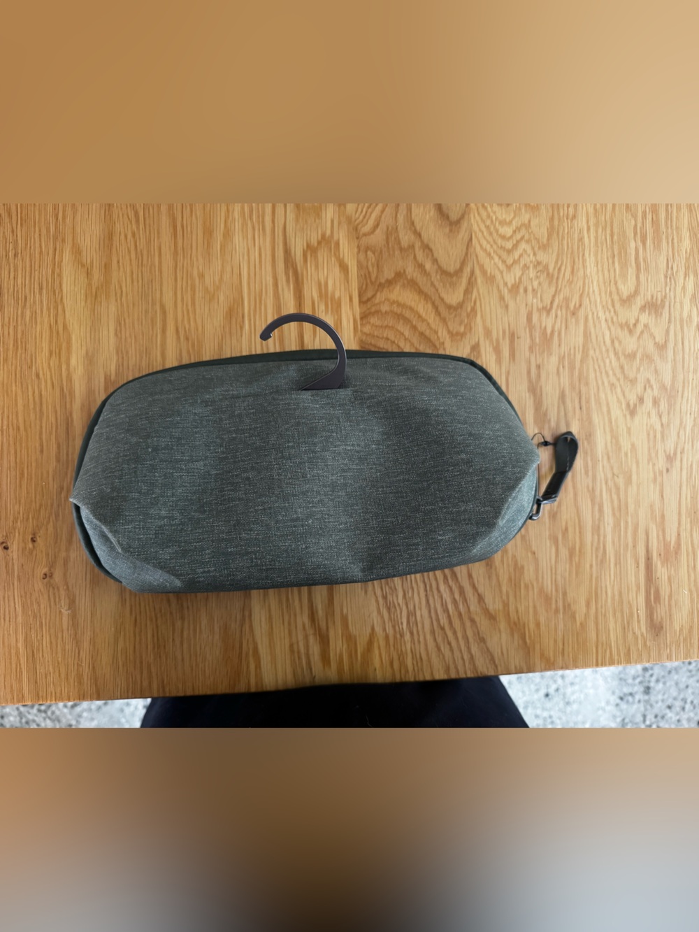 *New without tags* Peak design Travel Toiletry Dopp Kit in Olive Green - Picture 2 of 11